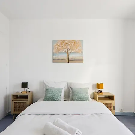 Chic And Spacious Apart With Parking Апартаменты Сартрувиль